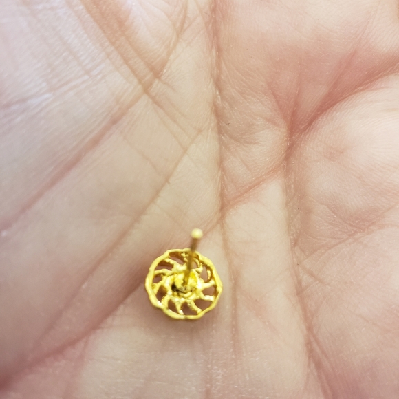 Earrings - Picture 7 of 7